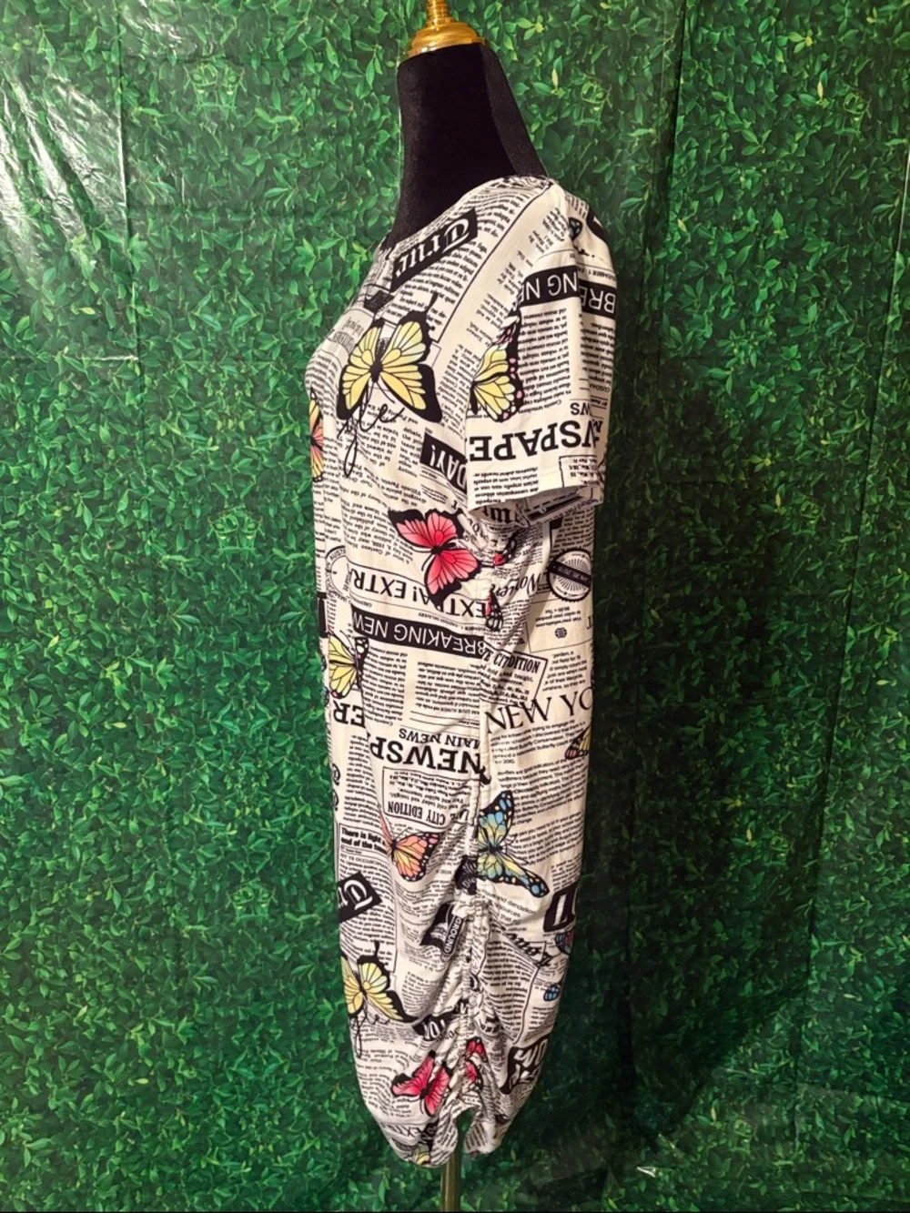 Newspaper Print Butterfly Short Sleeve Dress in White and Black - Picture 2 of 3